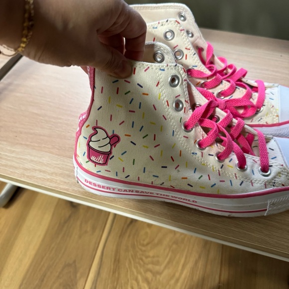 Converse Women's Sneakers - White with Pink Laces milk bar - Picture 2 of 8